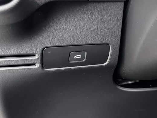 Volvo  XC40 Single Motor Extended Range Plus 82 kWh | 19" Allseason | Trekhaak | Adaptieve Cruise | BLIS | St... ActivLease financial lease