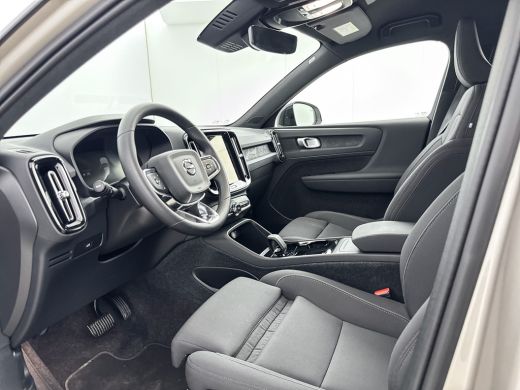 Volvo  XC40 Single Motor Extended Range Plus 82 kWh | 19" Allseason | Trekhaak | Adaptieve Cruise | BLIS | St... ActivLease financial lease