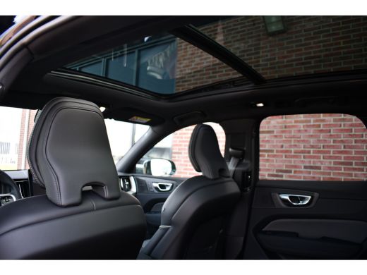 Volvo  XC60 2.0 T6 Plug-in AWD Ultra Black Edition Pano ACC HUD 360 H/K 21inch Stuurverw ActivLease financial lease