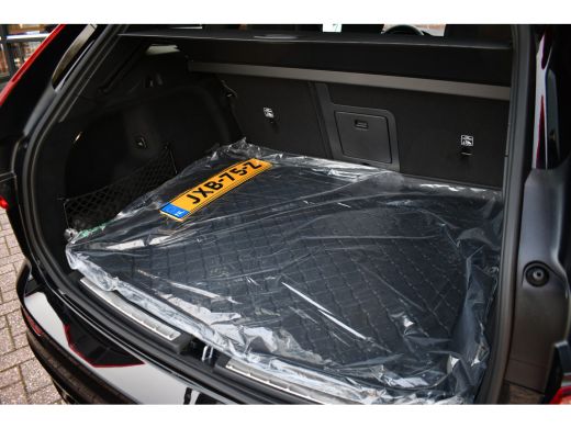 Volvo  XC60 2.0 T6 Plug-in AWD Ultra Black Edition Pano ACC HUD 360 H/K 21inch Stuurverw ActivLease financial lease