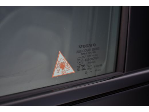 Volvo  XC60 2.0 T6 Plug-in AWD Ultra Black Edition Pano ACC HUD 360 H/K 21inch Stuurverw ActivLease financial lease