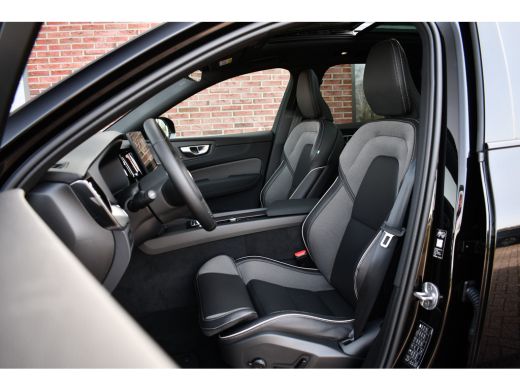 Volvo  XC60 2.0 T6 Plug-in AWD Ultra Black Edition Pano ACC HUD 360 H/K 21inch Stuurverw ActivLease financial lease