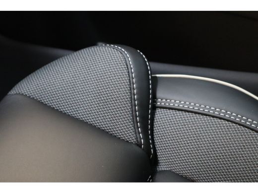 Volvo  XC60 T6 350PK AWD Plus Black Edition | Facelift | Pano-dak | Premium Pack | Lighting Pack ActivLease financial lease