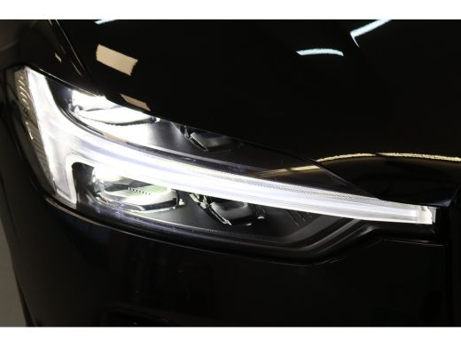 Volvo  XC60 T6 350PK AWD Plus Black Edition | Facelift | Pano-dak | Premium Pack | Lighting Pack ActivLease financial lease