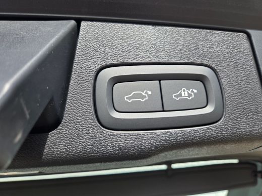 Volvo  XC60 T6 Plus Dark | Luchtvering | Trekhaak | 360cam | Amber Leer! | All-Season | 20'' ActivLease financial lease