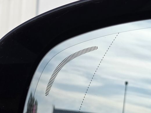 Volvo  XC60 T6 Plus Dark | Luchtvering | Trekhaak | 360cam | Amber Leer! | All-Season | 20'' ActivLease financial lease