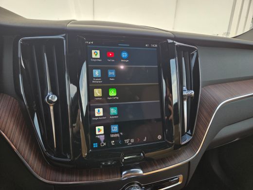 Volvo  XC60 T6 Plus Dark | Luchtvering | Trekhaak | 360cam | Amber Leer! | All-Season | 20'' ActivLease financial lease