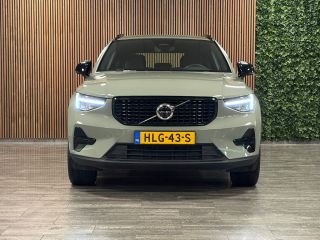 Volvo  XC40 B4 Plus Dark | Trekhaak | All Season banden | Harman Kardon | Bestuurdersstoel elektrisch geheuge...