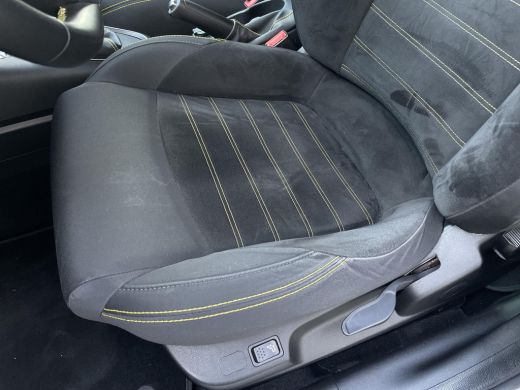 Alfa Romeo Giulietta 1.4 Turbo Sport | PDC | Navi | stoelverwarming | ActivLease financial lease