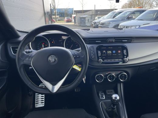 Alfa Romeo Giulietta 1.4 Turbo Sport | PDC | Navi | stoelverwarming | ActivLease financial lease