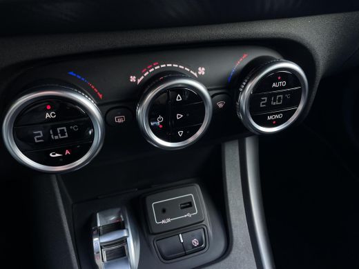 Alfa Romeo Giulietta 1.4 Turbo Sport | PDC | Navi | stoelverwarming | ActivLease financial lease