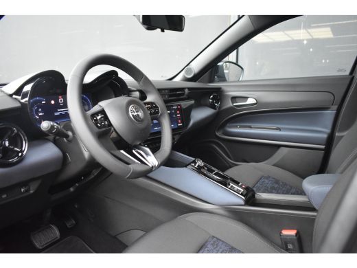Alfa Romeo Junior 1.2 Turbo Hybrid Ibrida 136pk Automaat | Adaptive Cruise | Full-LED | Navigatie by App | Stoelver... ActivLease financial lease