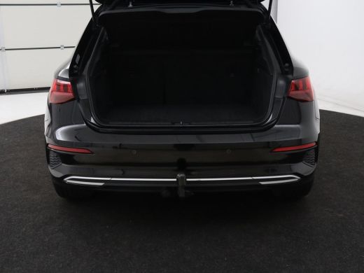 Audi A3 30 TFSI Business edition | Sportstoelen | Trekhaak | Carplay | 17'' | Navigatie | Virtual Cockpit... ActivLease financial lease