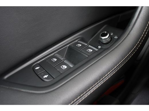 Audi A4 Avant 40 TFSI 190PK SPORT S-LINE | NL-AUTO! | DEALER OH! | LEDER / ALCANTARA | ALL-SEASON BANDEN ... ActivLease financial lease