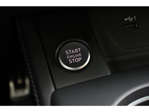 Audi A4 Avant 40 TFSI 190PK SPORT S-LINE | NL-AUTO! | DEALER OH! | LEDER / ALCANTARA | ALL-SEASON BANDEN ... ActivLease financial lease