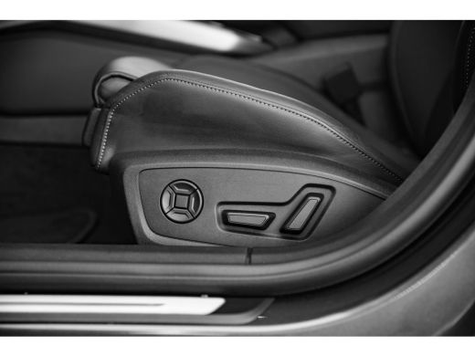 Audi A5 Avant 2.0 e-hybrid quattro S edition | Leder | Passenger Display | 360 camera | Stoelverwarming ActivLease financial lease