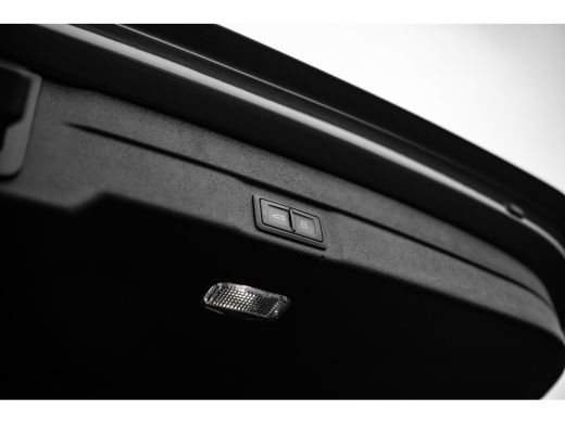 Audi A5 Avant 2.0 e-hybrid quattro S edition | Passenger Display | 360 camera | Stoelverwarming | ActivLease financial lease