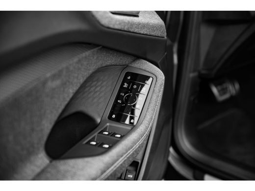 Audi A5 Avant 2.0 e-hybrid quattro S edition | Passenger Display | 360 camera | Stoelverwarming | ActivLease financial lease