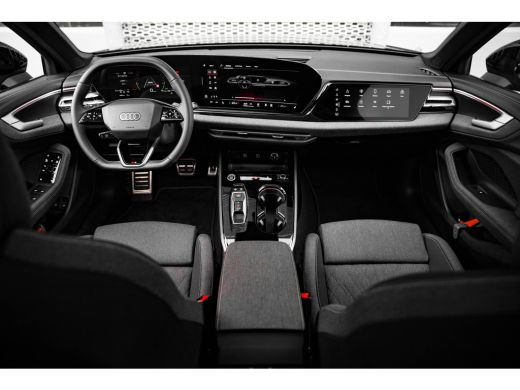 Audi A5 Avant 2.0 e-hybrid quattro S edition | Passenger Display | 360 camera | Stoelverwarming | ActivLease financial lease