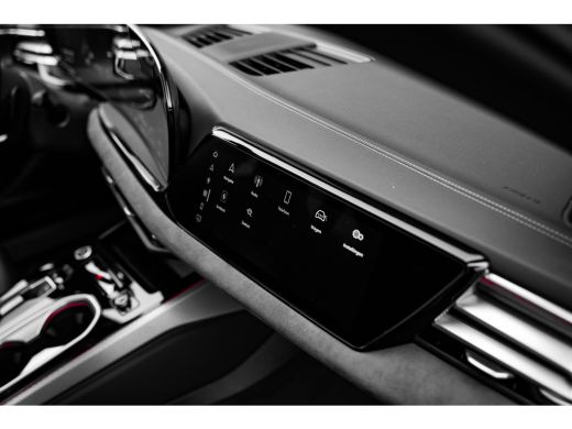 Audi A6 Avant 2.0 e-hybrid quattro S edition Competition ActivLease financial lease