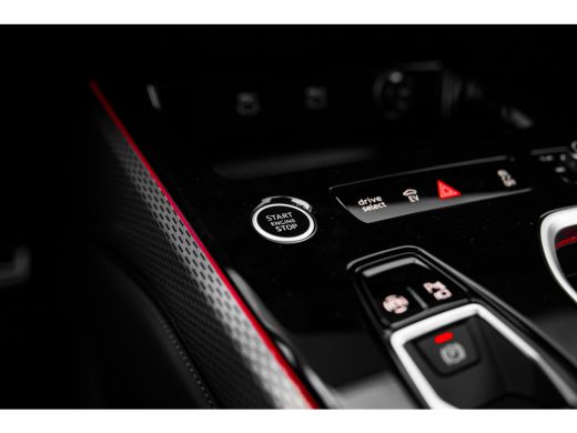 Audi A6 Avant 2.0 e-hybrid quattro S edition Competition ActivLease financial lease