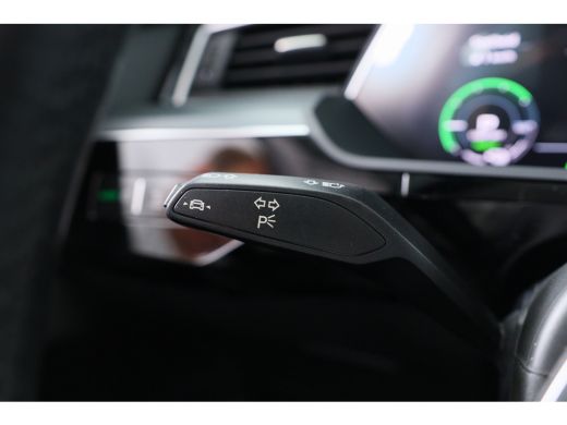 Audi e-tron 55 quattro Business edition 95 kWh | SOH 90% | 20 inch | Stoelverwarming | Camera | Climate Contr... ActivLease financial lease