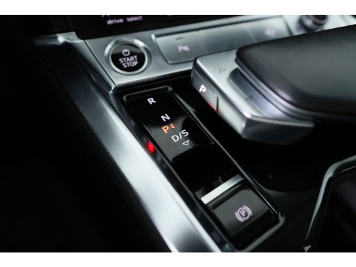 Audi e-tron 55 quattro Business edition 95 kWh | SOH 90% | 20 inch | Stoelverwarming | Camera | Climate Contr... ActivLease financial lease