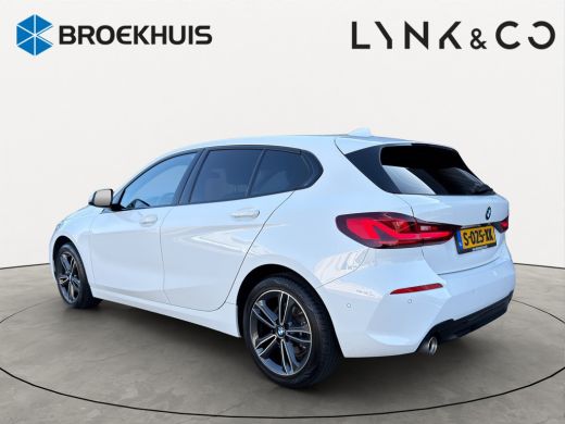 BMW 1 Serie Business Edition Plus Sportstuur | Sportstoelen | Parkeersensoren voor en achter | Achteruitrijca... ActivLease financial lease