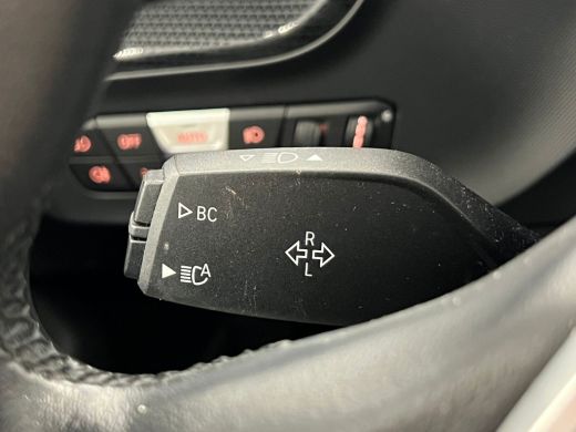 BMW 1 Serie Business Edition Plus Sportstuur | Sportstoelen | Parkeersensoren voor en achter | Achteruitrijca... ActivLease financial lease