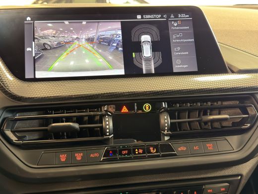 BMW 1 Serie Business Edition Plus Sportstuur | Sportstoelen | Parkeersensoren voor en achter | Achteruitrijca... ActivLease financial lease