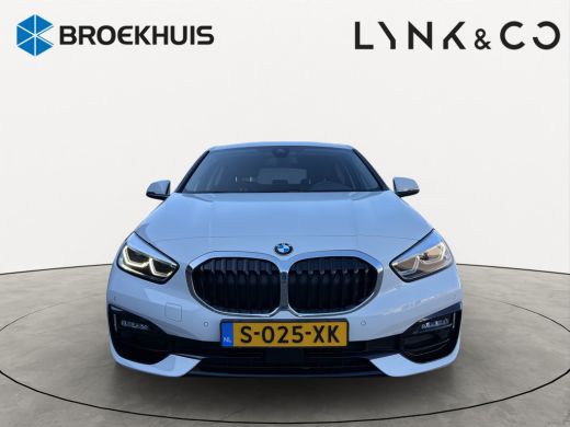 BMW 1 Serie Business Edition Plus Sportstuur | Sportstoelen | Parkeersensoren voor en achter | Achteruitrijca... ActivLease financial lease