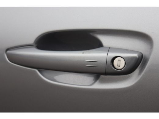 Citroën C4 Cactus 1.2 PURETECH 110PK SHINE AUTOMAAT / NAVI / CLIMA / LED / PDC / 17" LMV / CAMERA / KEYLESS / TREKH... ActivLease financial lease