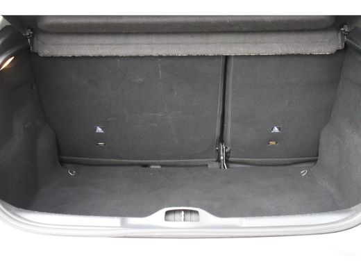 Citroën C4 Cactus 1.2 PURETECH 110PK SHINE AUTOMAAT / NAVI / CLIMA / LED / PDC / 17" LMV / CAMERA / KEYLESS / TREKH... ActivLease financial lease