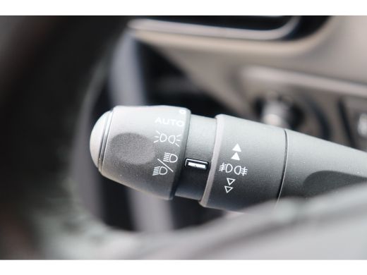 Citroën C4 Cactus 1.2 PURETECH 110PK SHINE AUTOMAAT / NAVI / CLIMA / LED / PDC / 17" LMV / CAMERA / KEYLESS / TREKH... ActivLease financial lease