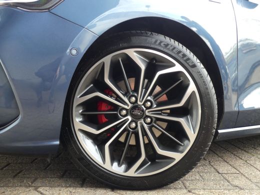 Ford Focus 1.0 EcoBoost Hybrid 155PK ST Line X | PANORAMADAK | STOEL+STUUR+VOORRUITVERWARMING | ADAPTIEVE CR... ActivLease financial lease