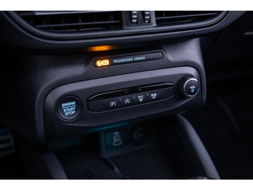 Ford Focus 1.0 EcoBoost Hybrid ST Line X | Pano-dak | Adapt. Cruise | B&O audio | AGR-stoel | Camera | Winte... ActivLease financial lease