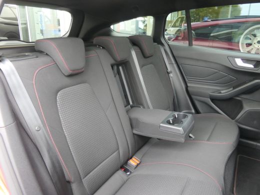 Ford Focus 1.0 EcoBoost Hybrid ST Line X | Panoramadak | Winterpack | AGR Stoel | 18 Inch | B&O Audio | Adap... ActivLease financial lease
