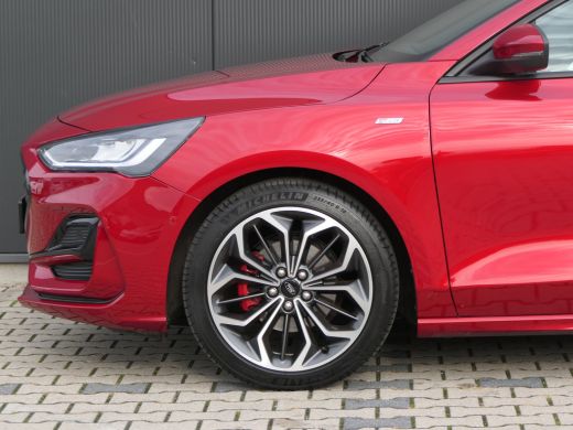 Ford Focus 1.0 EcoBoost Hybrid ST Line X | Panoramadak | Winterpack | AGR Stoel | 18 Inch | B&O Audio | Adap... ActivLease financial lease
