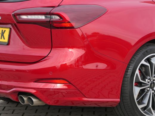 Ford Focus 1.0 EcoBoost Hybrid ST Line X | Panoramadak | Winterpack | AGR Stoel | 18 Inch | B&O Audio | Adap... ActivLease financial lease