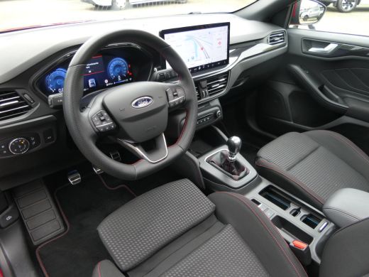 Ford Focus 1.0 EcoBoost Hybrid ST Line X | Panoramadak | Winterpack | AGR Stoel | 18 Inch | B&O Audio | Adap... ActivLease financial lease