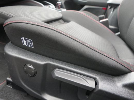 Ford Focus 1.0 EcoBoost Hybrid ST Line X | Panoramadak | Winterpack | AGR Stoel | 18 Inch | B&O Audio | Adap... ActivLease financial lease