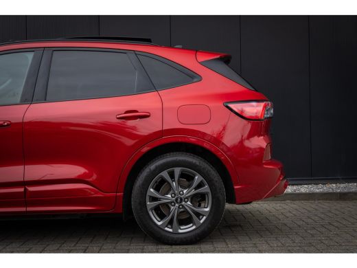 Ford Kuga 2.5 PHEV ST-Line X | Pano-dak | B&O audio | 100% Dealer Onderhouden | Full adaptive LED | Head-Up... ActivLease financial lease