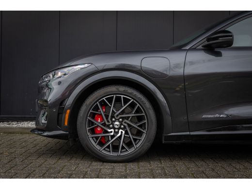 Ford Mustang Mach-E Mach-E GT Extended AWD 98 kWh Magne-Ride Onderstel | Standkachel | B&O audio | Memory Stoel | Ada... ActivLease financial lease