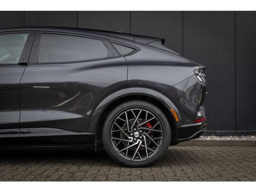 Ford Mustang Mach-E Mach-E GT Extended AWD 98 kWh Magne-Ride Onderstel | Standkachel | B&O audio | Memory Stoel | Ada... ActivLease financial lease