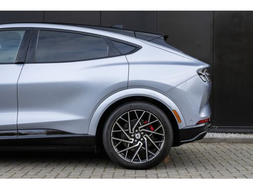 Ford Mustang Mach-E Mach-E GT Extended AWD 98 kWh | Pano-dak | 360 Camera | B&O audio | Standkachel | Elektrische Kle... ActivLease financial lease