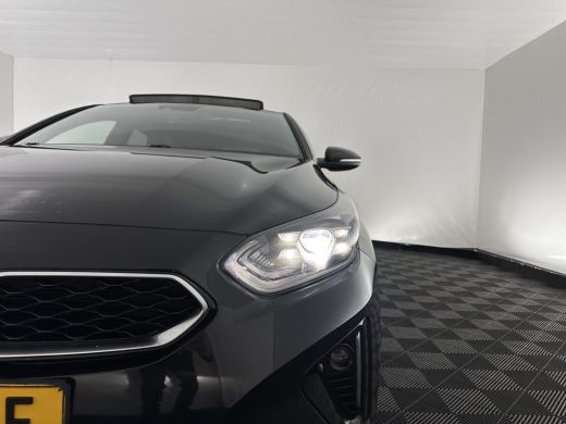 Kia ProCeed 1.0 T-GDI GT-Line (INCL-BTW) *PANO | LEATHER-ALCANTARA  | FULL-LED | SPORTSEATS | NAVI-FULLMAP | ... ActivLease financial lease