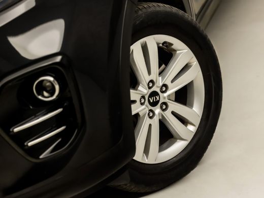 Kia Sportage 1.6 GDI DynamicLine (APPLE CARPLAY, NAVIGATIE, LEDER, STUUR/STOELVERWARMING, GETINT GLAS, SPORTST... ActivLease financial lease
