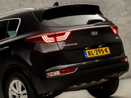 Kia Sportage 1.6 GDI DynamicLine (APPLE CARPLAY, NAVIGATIE, LEDER, STUUR/STOELVERWARMING, GETINT GLAS, SPORTST... ActivLease financial lease