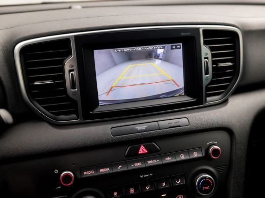 Kia Sportage 1.6 GDI DynamicLine (APPLE CARPLAY, NAVIGATIE, LEDER, STUUR/STOELVERWARMING, GETINT GLAS, SPORTST... ActivLease financial lease