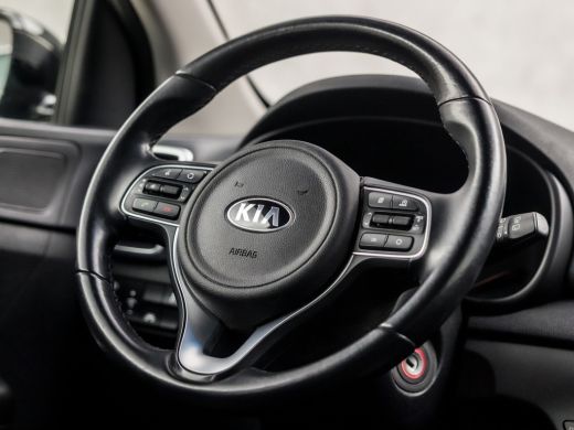 Kia Sportage 1.6 GDI DynamicLine (APPLE CARPLAY, NAVIGATIE, LEDER, STUUR/STOELVERWARMING, GETINT GLAS, SPORTST... ActivLease financial lease